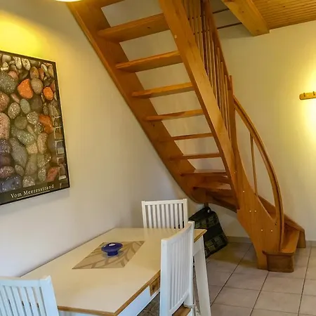 Nyaraló Ferienhaus Rapsblute *